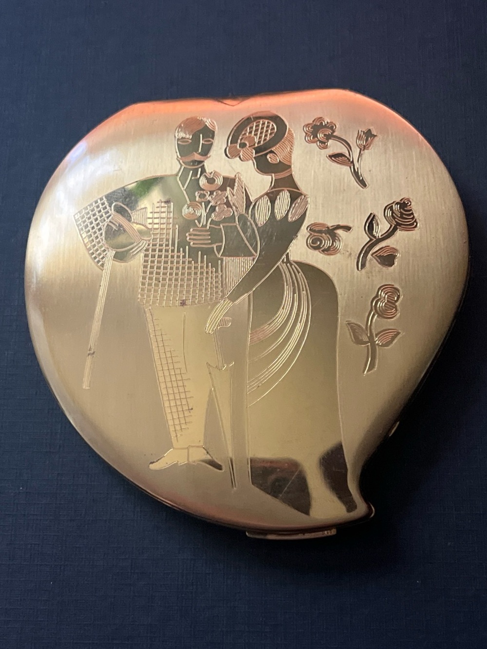 Vintage Elgin Gold-Tone Heart Shaped Compact with Romantic Couple Motif
